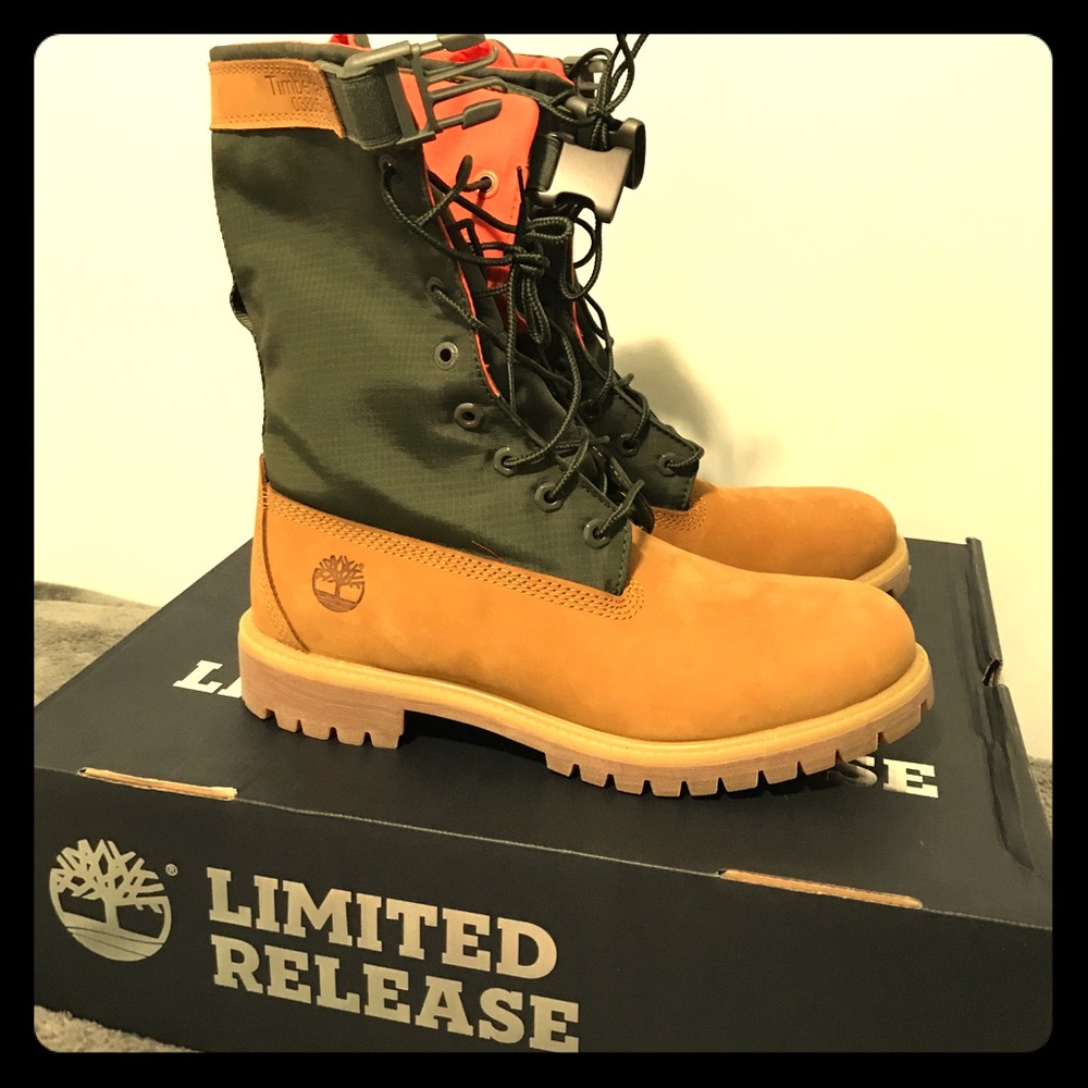 Men’s Size 9.5 Timberland Limited Release Boots.